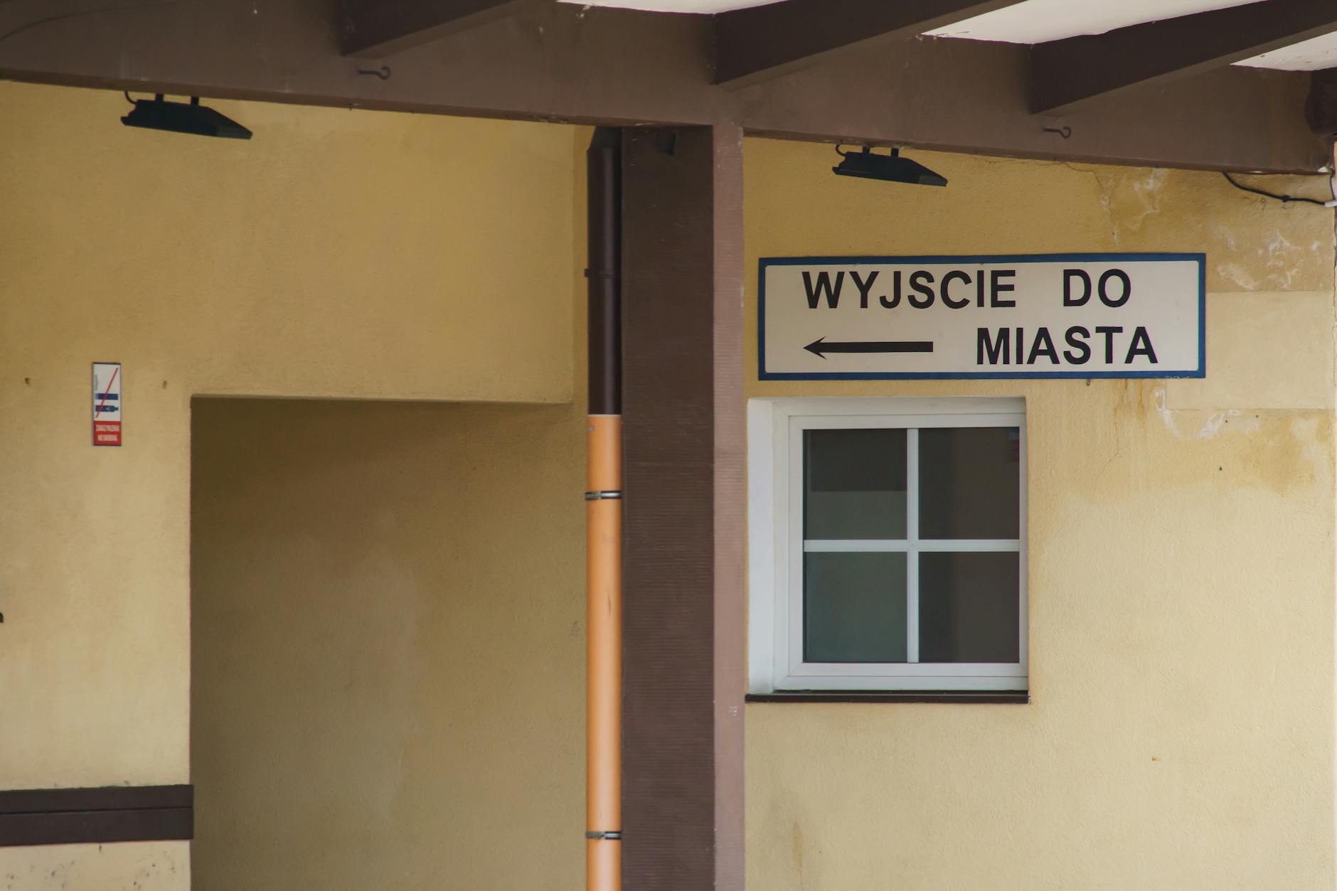 Budynek Urzędu Miasta w Jarosławiu - oferta pracy dla mieszkańców