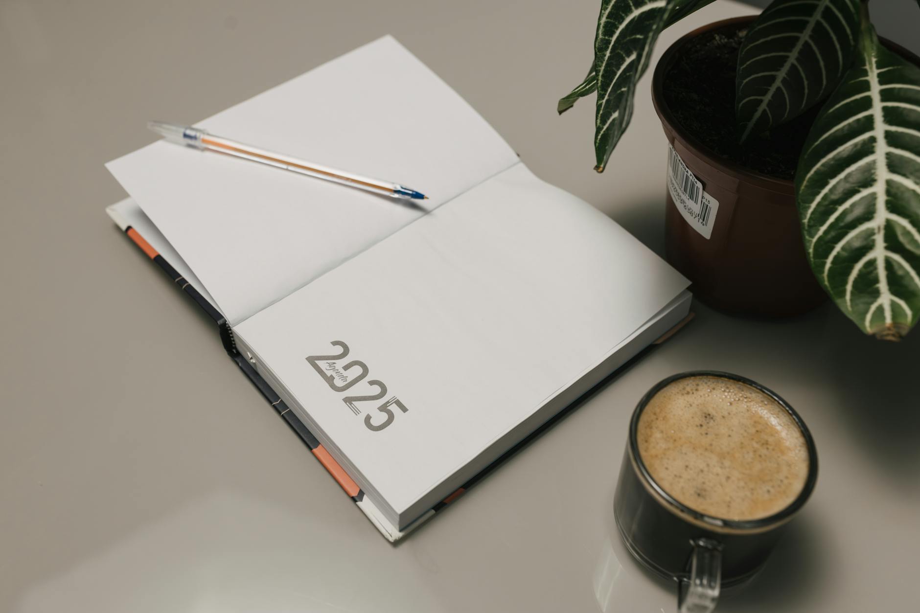 Analiza budżetu Jarosław 2025 - grafika przedstawiająca wykresy dochodów i wydatków miasta