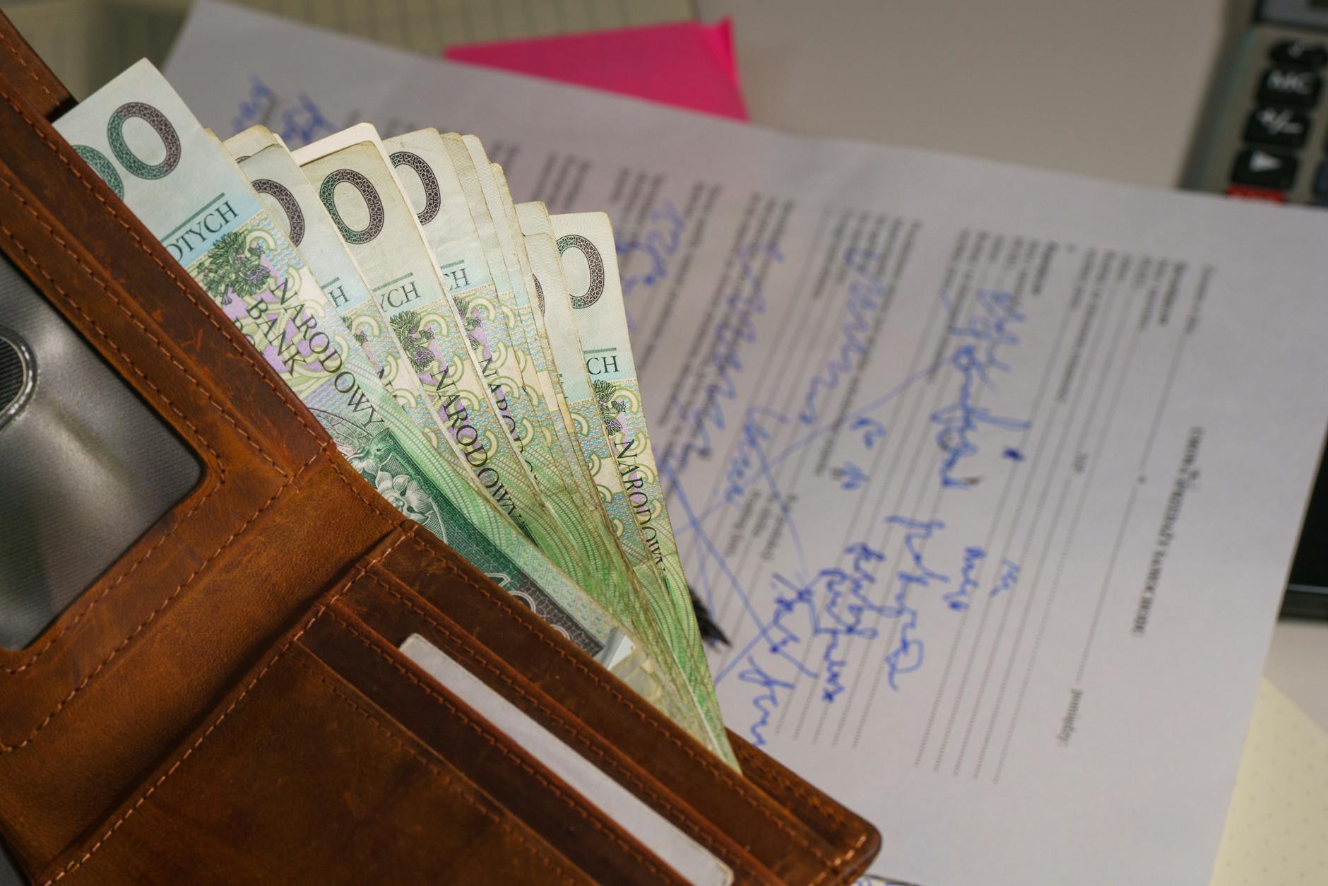Grafika symbolizująca rozwój i inwestycje z tekstem "Dofinansowanie Jarosław Przeworsk"